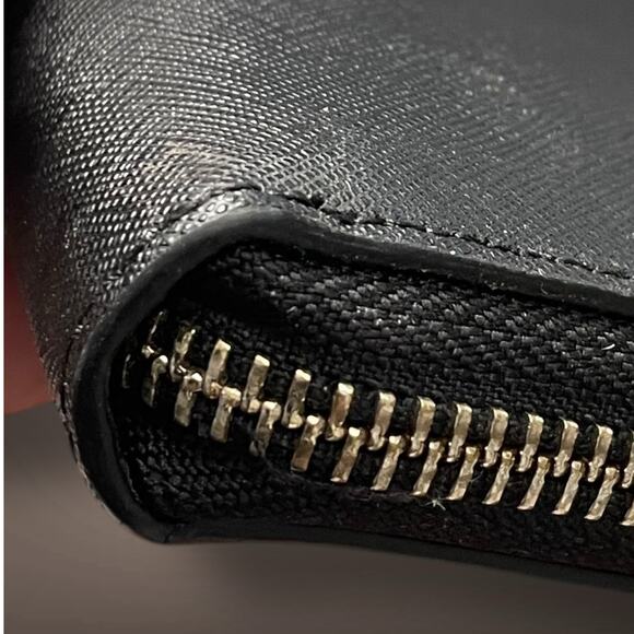 KATE SPADE Black Saffiano Leather Zip Around Wallet In Excellent Condition - Picture 5 of 8